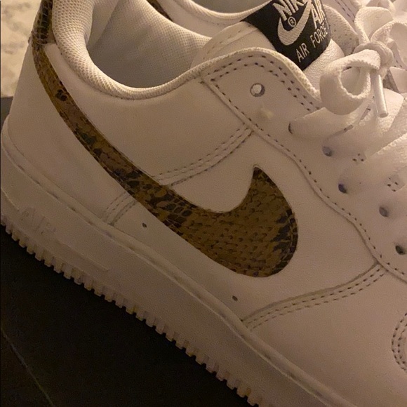 Nike Air Force 1 Low Retro PRM QS comes with socks Nike Air Force 1 Low Retro PRM QS comes with socks